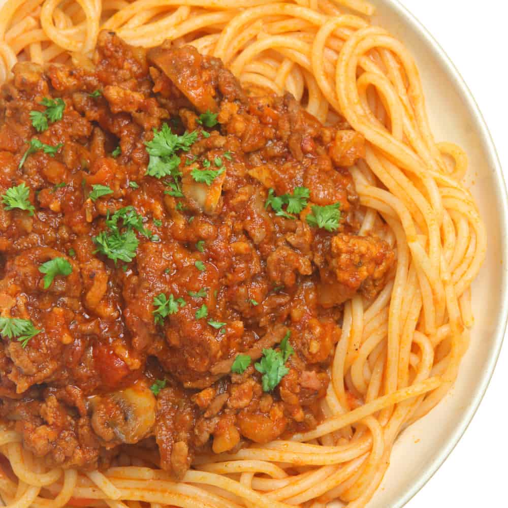 Quick and Easy CLEAN EATING Spaghetti Bolognaise. The Cheats Version for Busy Moms to get on the table in under 30 min!