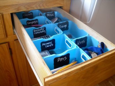 Tips for organizing your junk drawer!