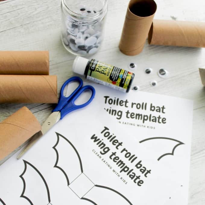 toilet roll bat - DIY Halloween treat boxes