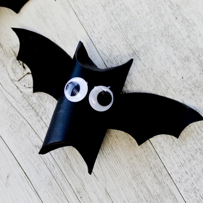 toilet roll bat - DIY Halloween treat boxes