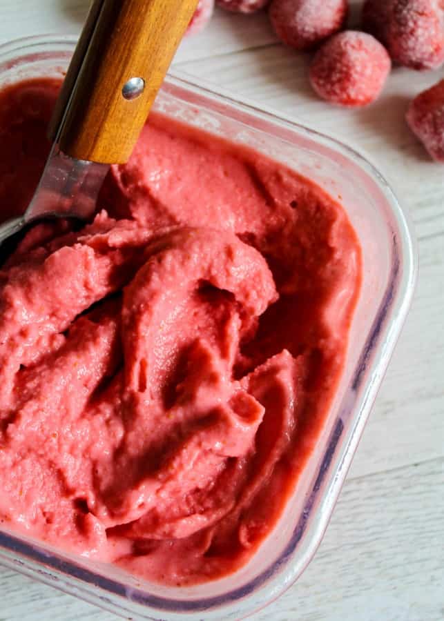 clean eating strawberry frozen yogurt