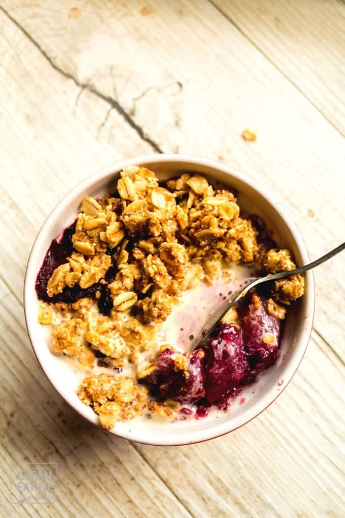Clean Eating Apple Blueberry Crumble