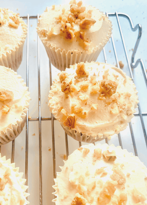 clean-eating-carrot-cake-muffins