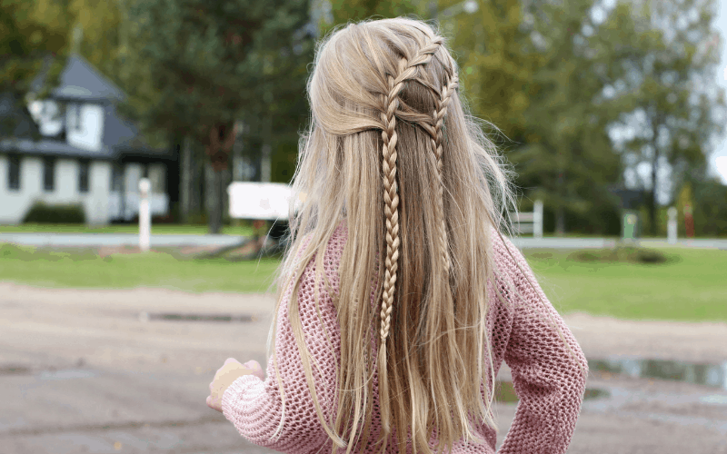 10 Easy, Fast, & Feminine Hairstyles for Moms (5 Minutes or Less) - Easy  Fashion for Moms