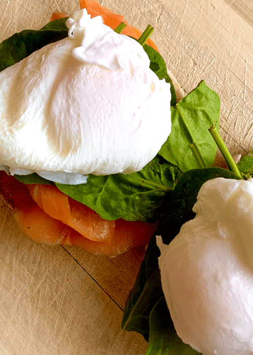 smoked salmon and poached eggs 