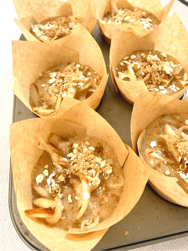 how to make pear and cinnamon muffins 