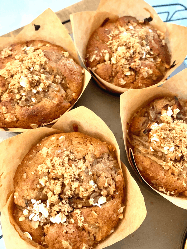 pear and cinnamon muffins 
