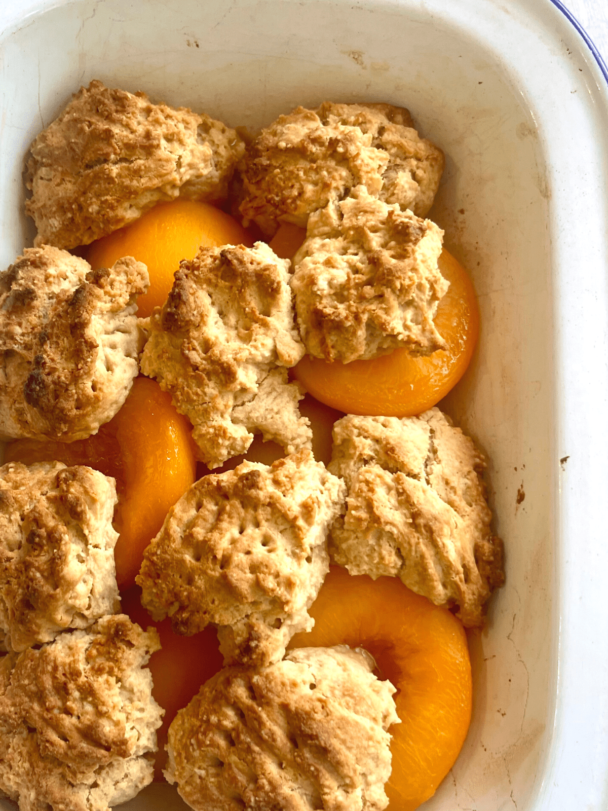 homemade peach cobbler with tinned peaches 