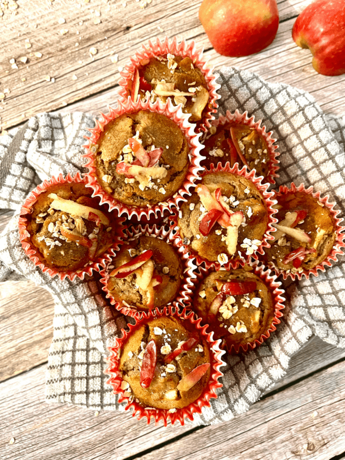 healthy apple and cinnamon muffins